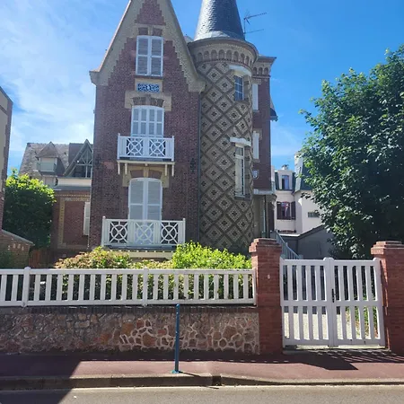 Dans Batisse Pleine De Charme Apartman Villers-sur-Mer